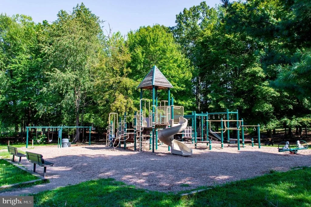 Photo of 15919 FAIRWAY DRIVE