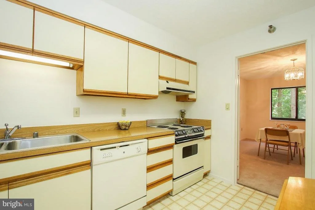 Photo of Unit 4302 at 15100 INTERLACHEN DRIVE