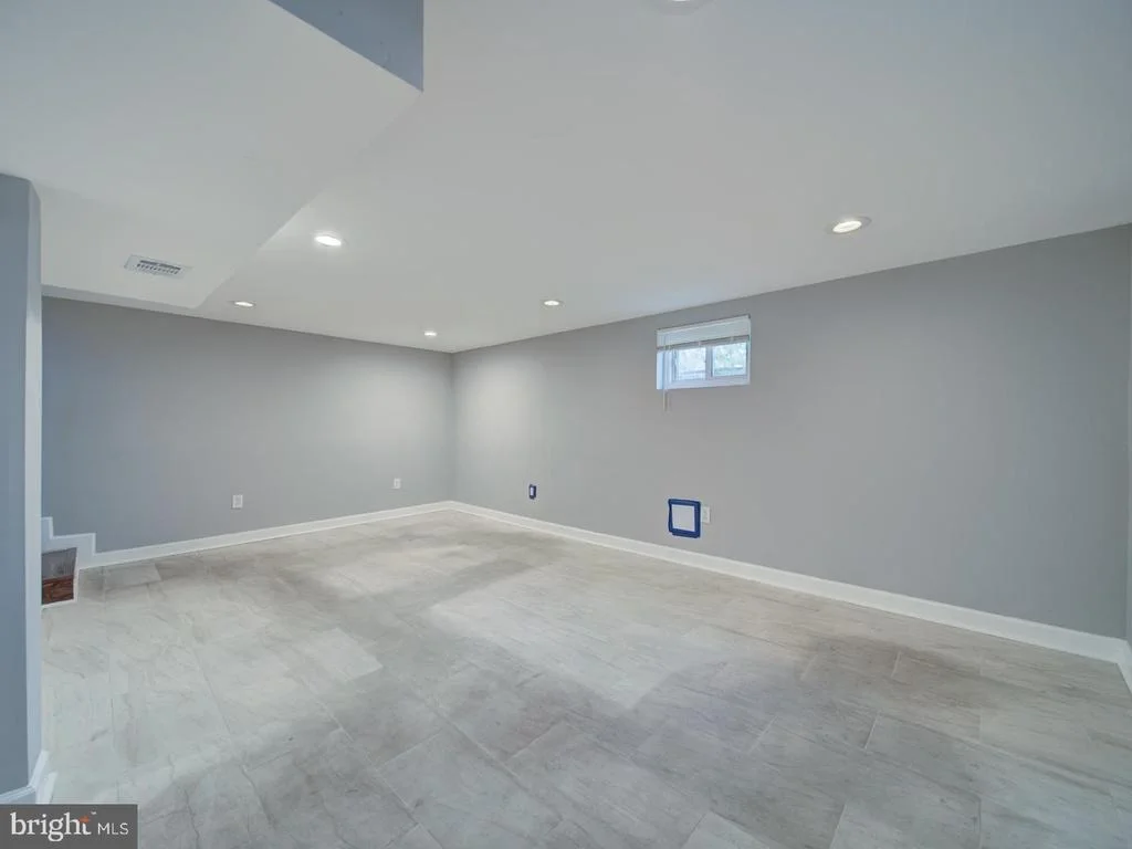 Photo of 2407 SAINT CLAIR DRIVE