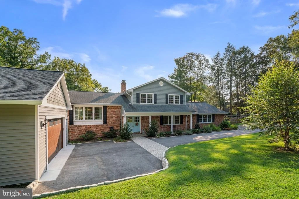 Photo of 384 EAGLE HILL ROAD