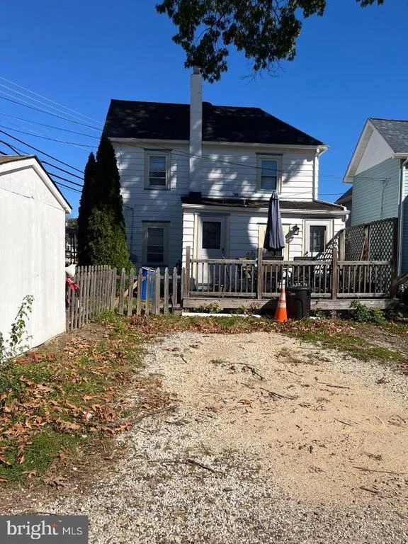 Photo of 2 EAST AVENUE