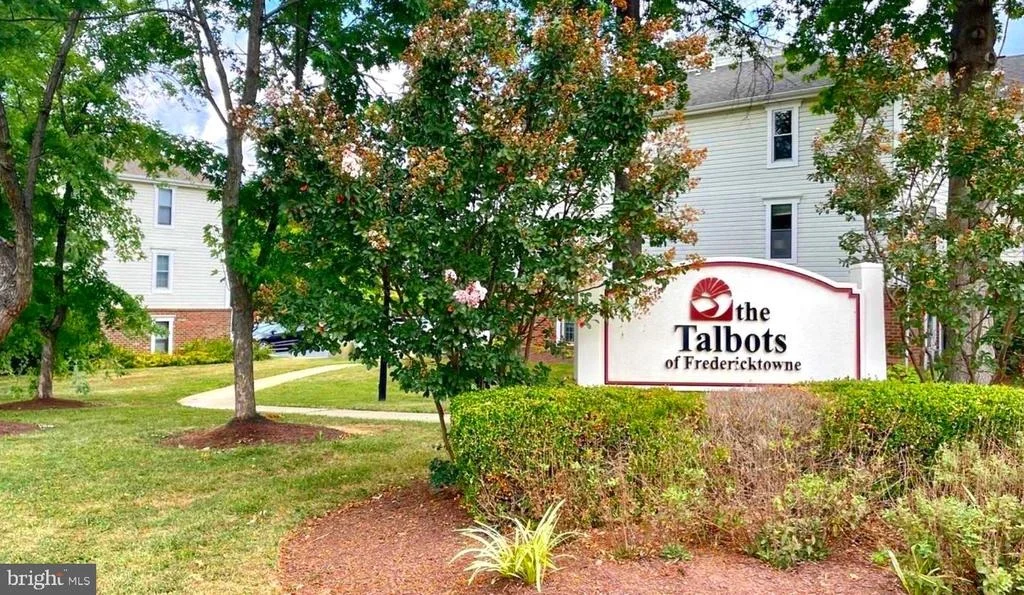 Photo of Unit E at 800 STRATFORD WAY