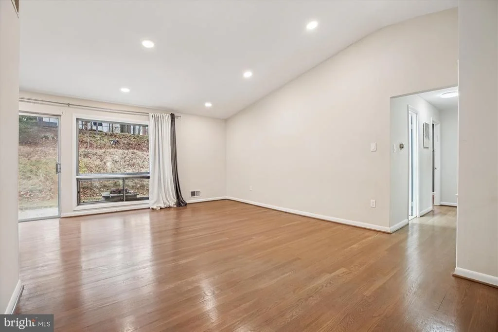 Photo of 713 HORTON DRIVE
