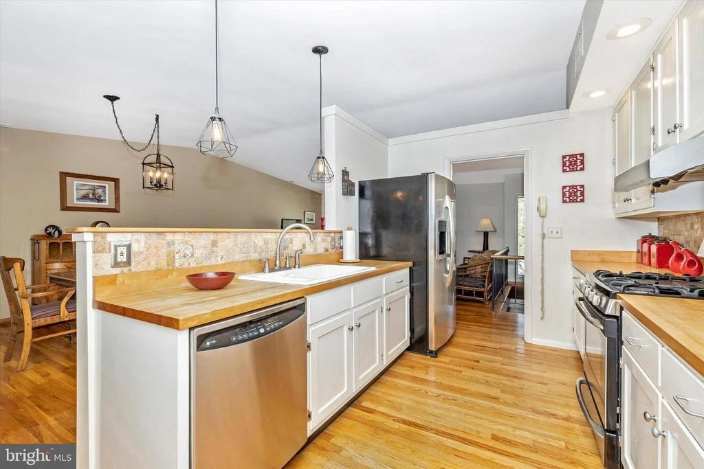 Photo of 8623 PINECLIFF DRIVE
