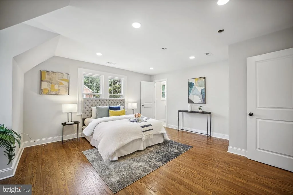 Photo of 9513 BILTMORE DRIVE
