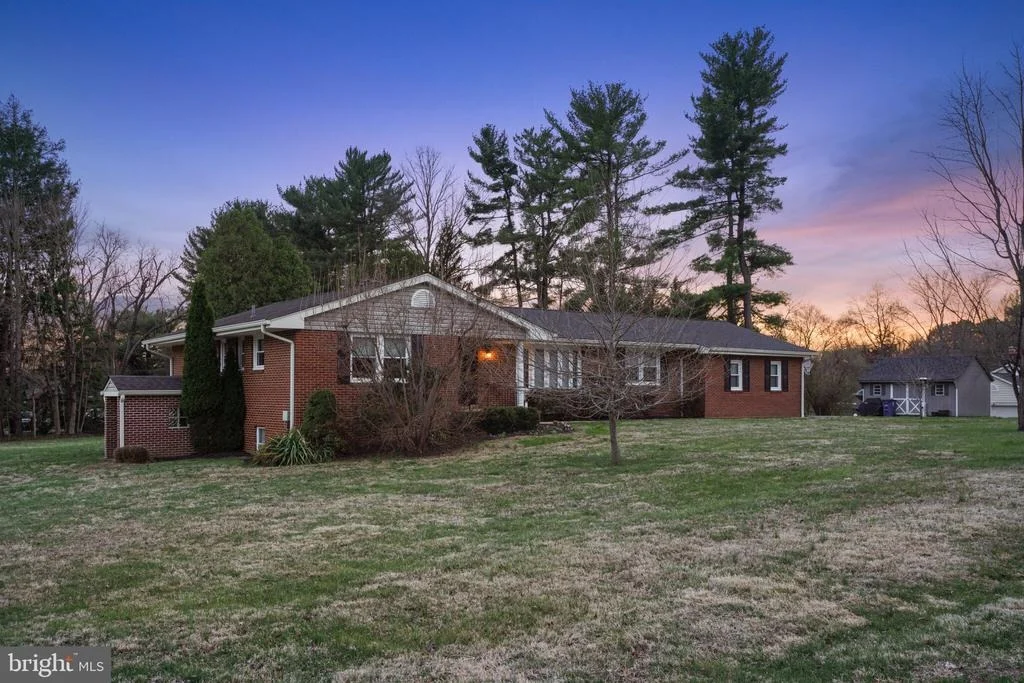Photo of 1800 GAYFIELDS DRIVE