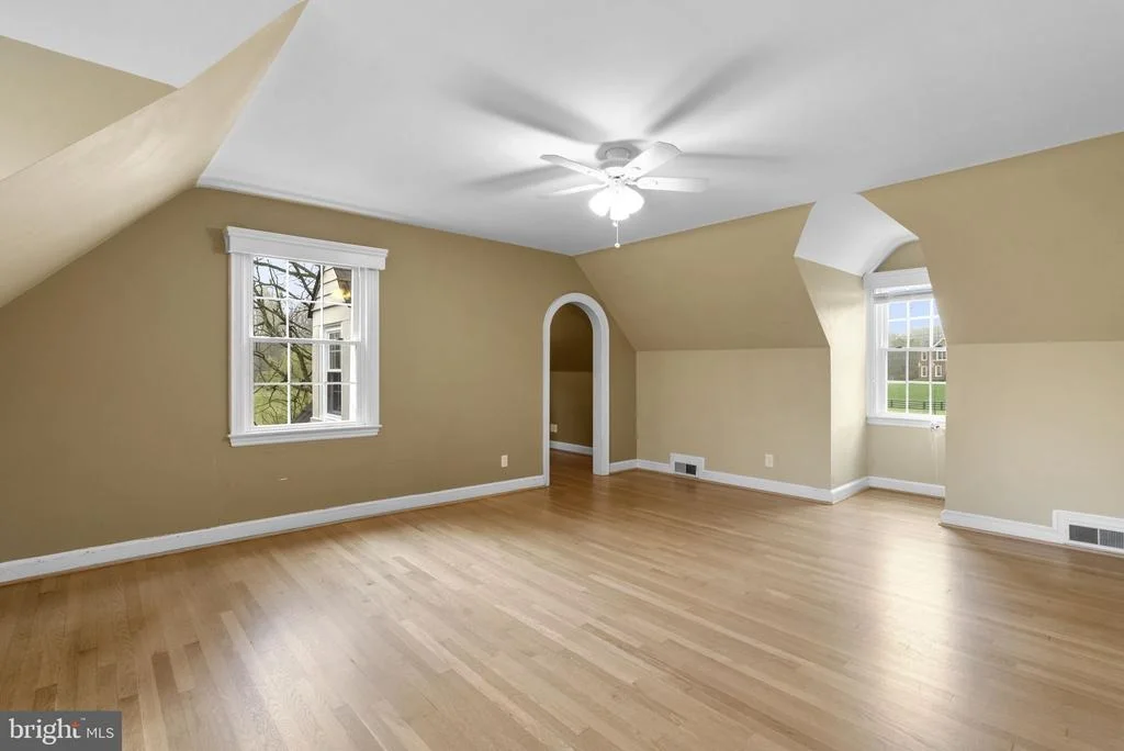 Photo of 16510 BATCHELLORS FOREST ROAD