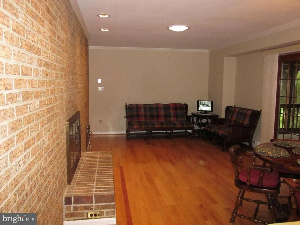 Photo of 18612 MUNCASTER ROAD