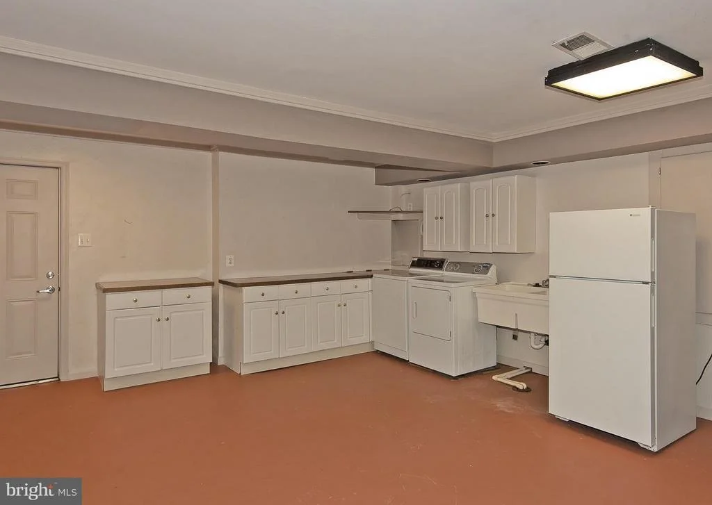 Photo of 7101 WOLF DEN ROAD