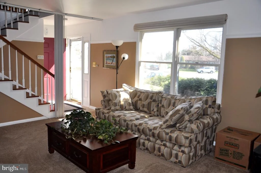 Photo of 1369 OUTER DRIVE