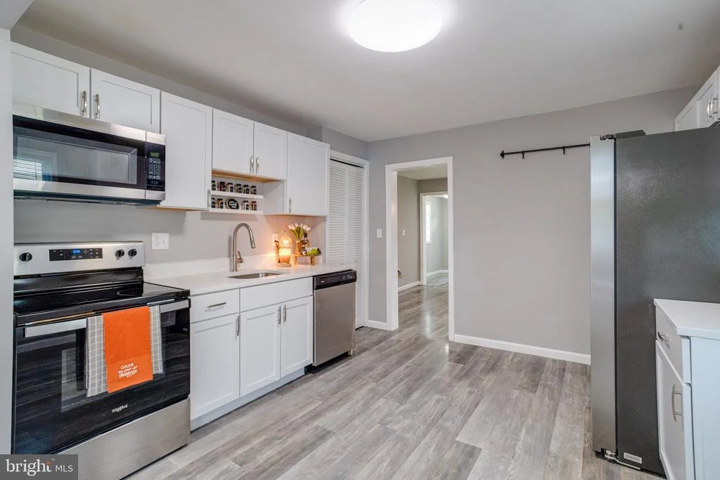 Photo of 215 GLIDER DRIVE