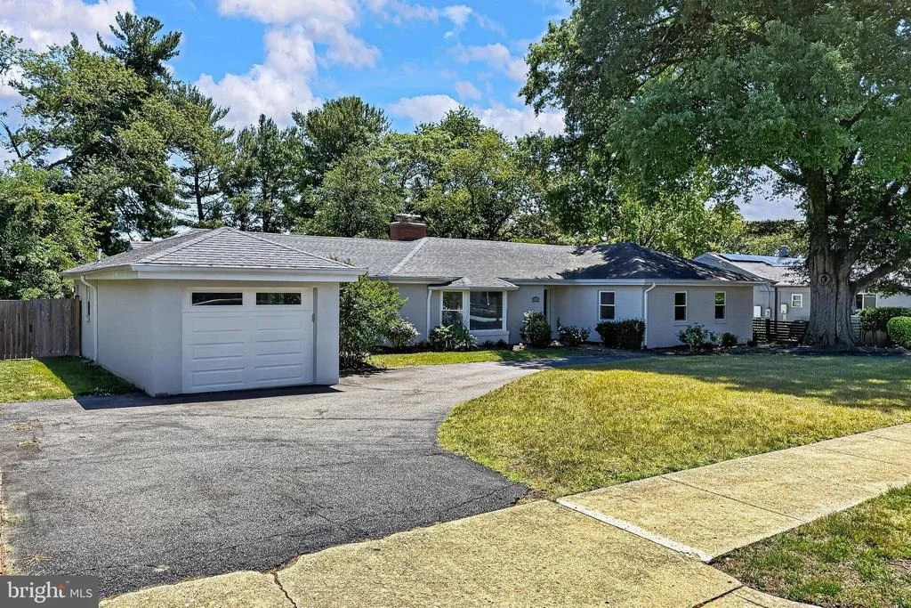 Photo of 201 LONGVIEW DRIVE