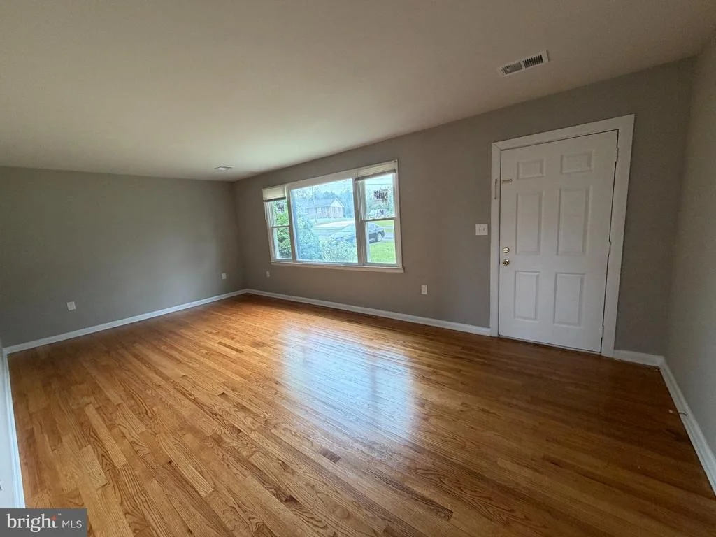 Photo of 3 SPRINGVIEW BOULEVARD