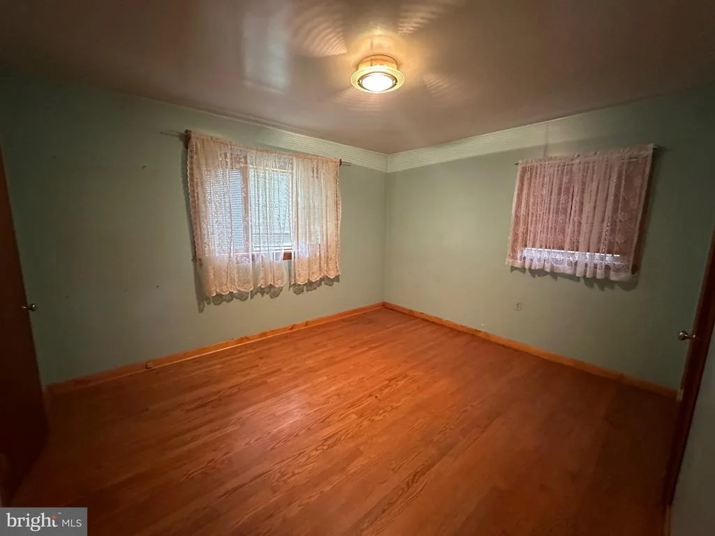 Photo of 5919 5TH ROAD N