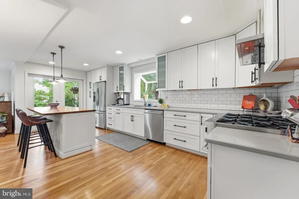 Photo of 1102 MEURILEE LANE