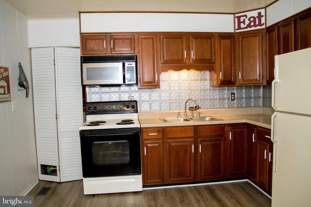 Photo of 276 PINOAK LANE