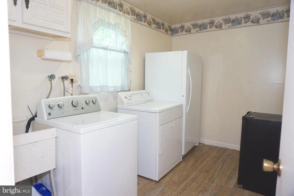 Photo of 1304 CHEZ COURT