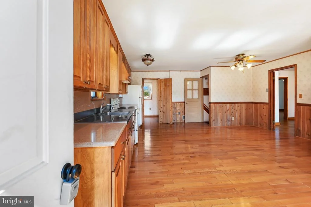 Photo of 18208 MUNCASTER ROAD