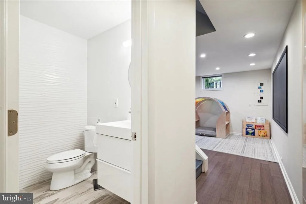 Photo of 2554 BEAR DEN ROAD