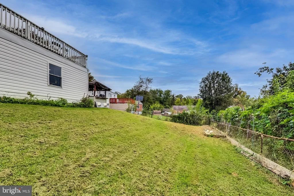 Photo of 13304 DAUPHINE STREET