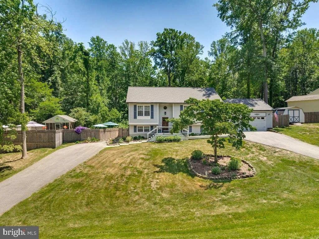 Photo of 9017 MEGAN CIRCLE