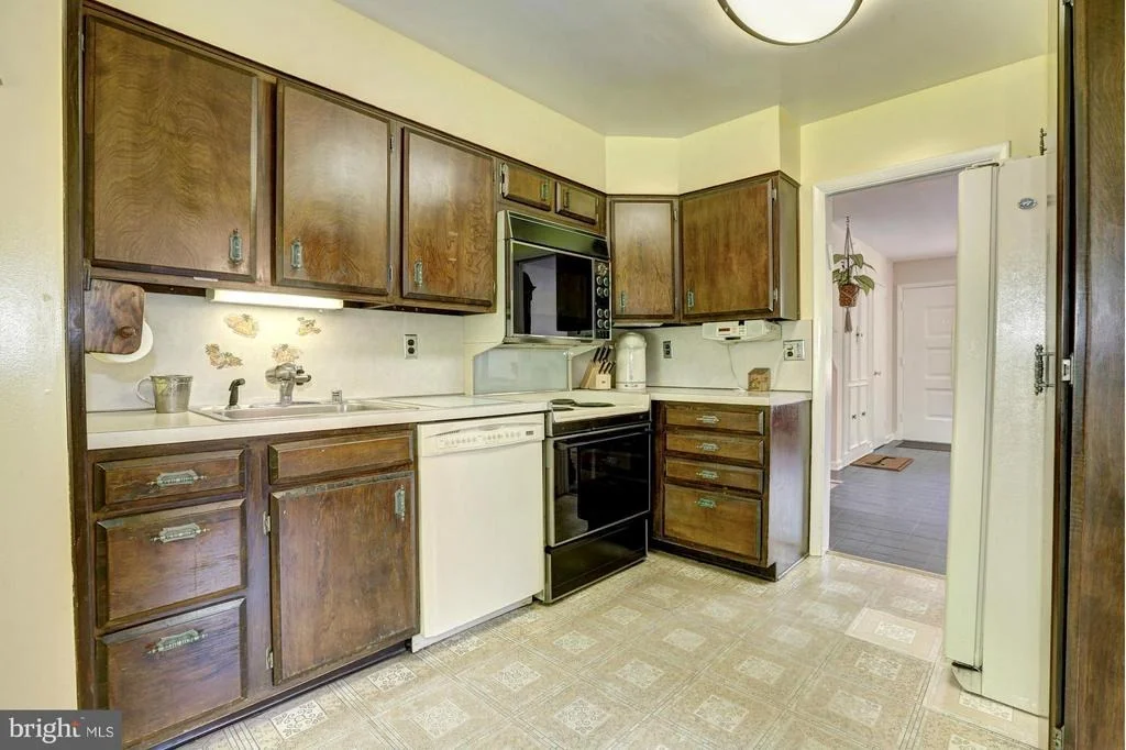 Photo of 302 BURNT MILLS AVENUE