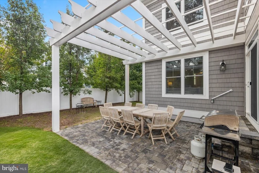 Photo of 302 LAUREL STREET