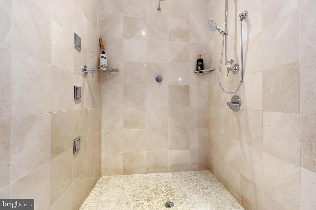 Photo of 1402 THURSTON ROAD