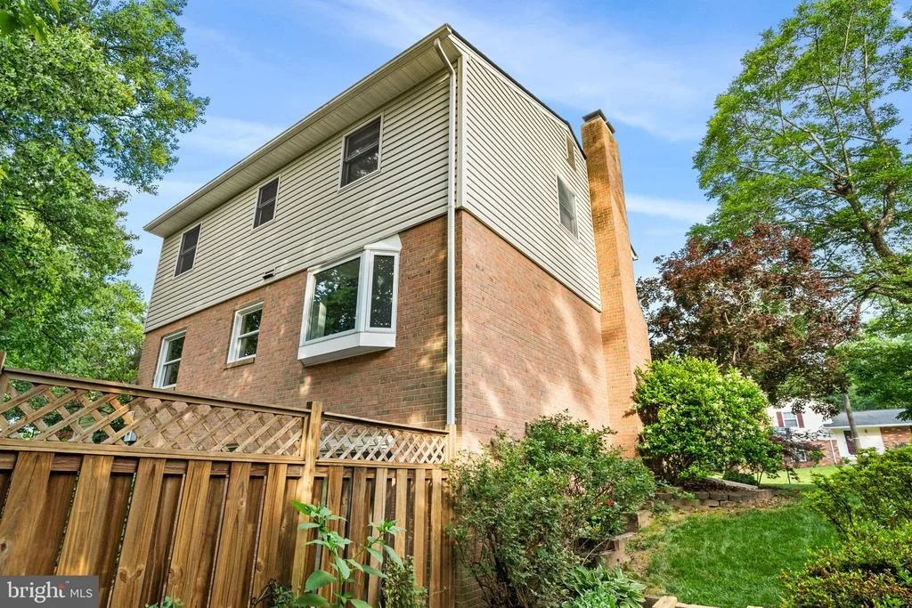 Photo of 8522 FAIRBURN DRIVE