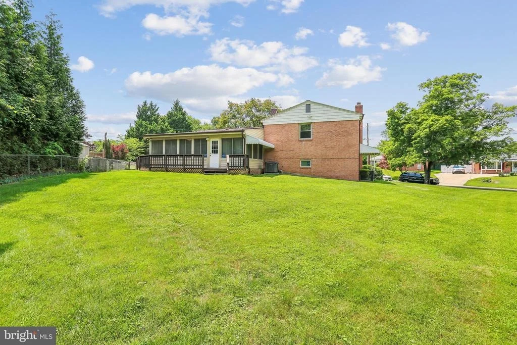 Photo of 2 FOXHALL COURT