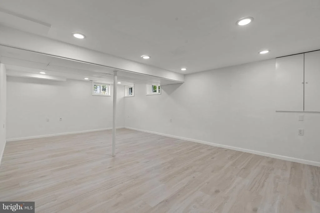 Photo of 8064 RED JACKET WAY