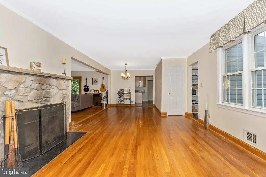 Photo of 120 PIPING ROCK DRIVE