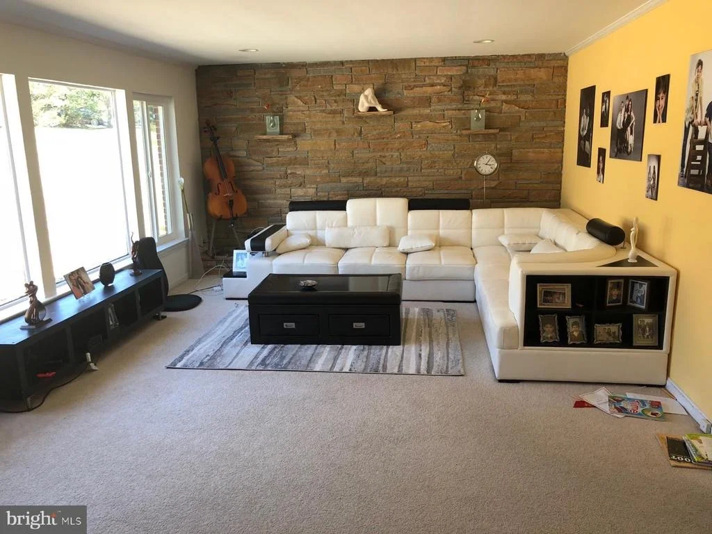 Photo of 10001 COUNSELMAN ROAD