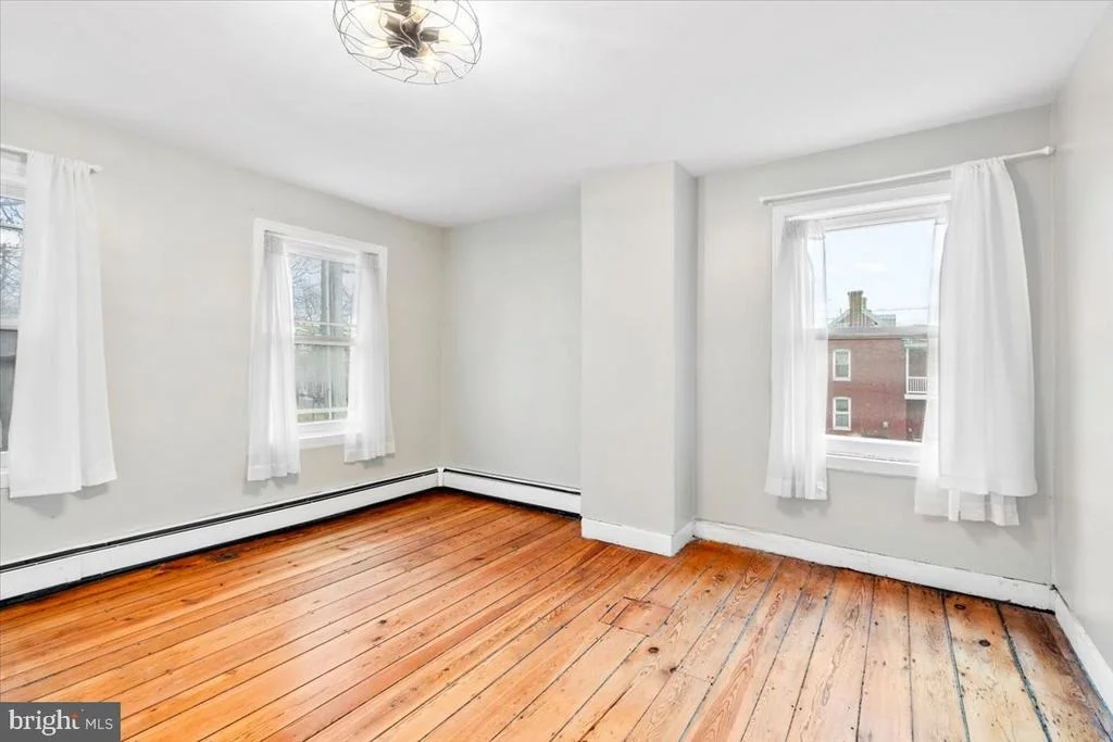 Photo of 129 W 5TH STREET