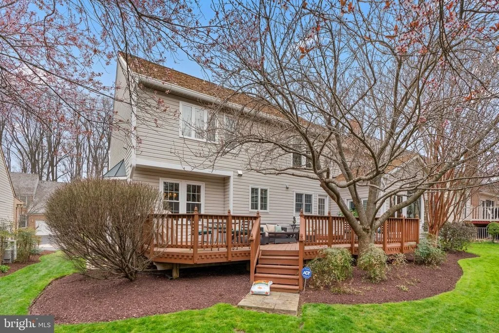 Photo of 17702 GLOBE THEATRE DRIVE