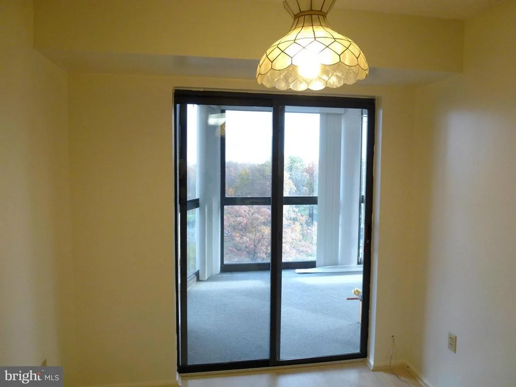 Photo of Unit 3923 at 15115 INTERLACHEN DRIVE