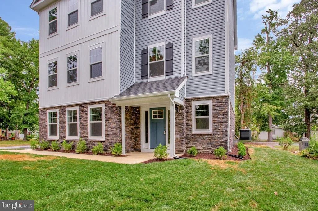 Photo of 721 NOLLMEYER ROAD