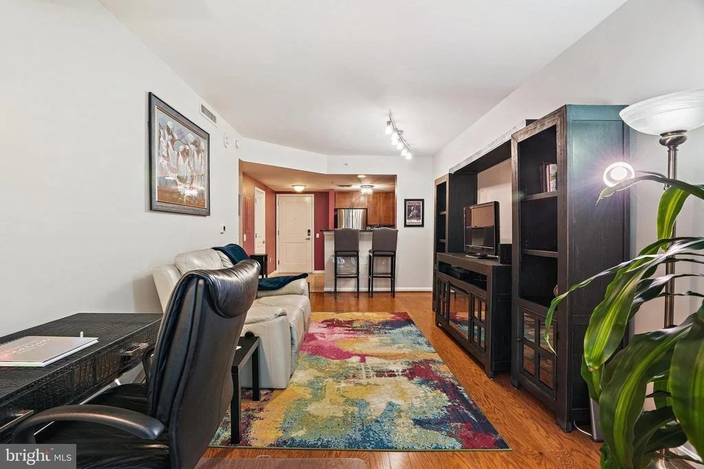 Photo of Unit 402 at 930 WAYNE AVENUE