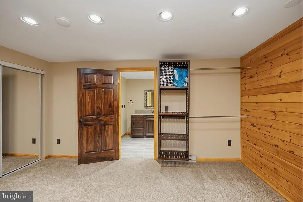 Photo of 253 GLEANINGS DRIVE