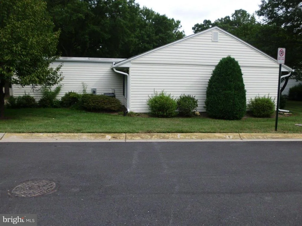 Photo of Unit 197B at 3228 LUDHAM DRIVE