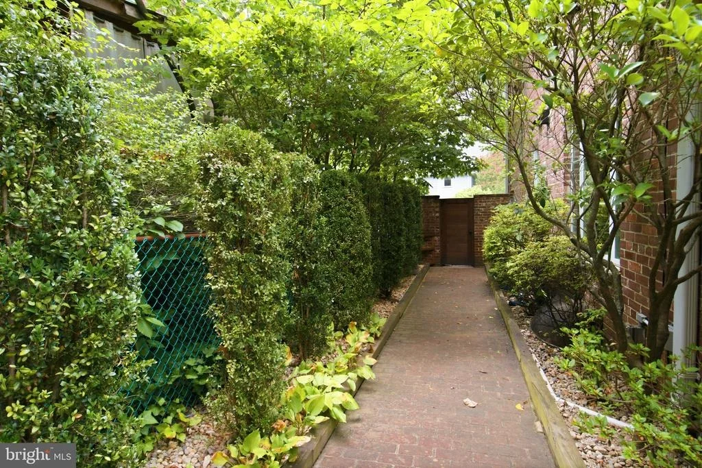 Photo of 432 ARGYLE DRIVE