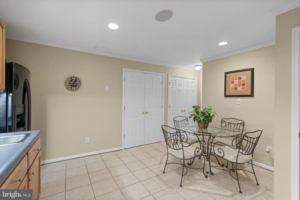 Photo of 439 UNIVERSITY DRIVE