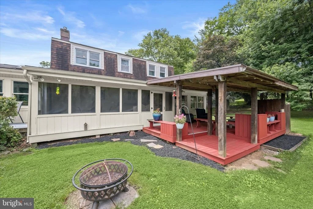 Photo of 2319 BRADDOCK ROAD