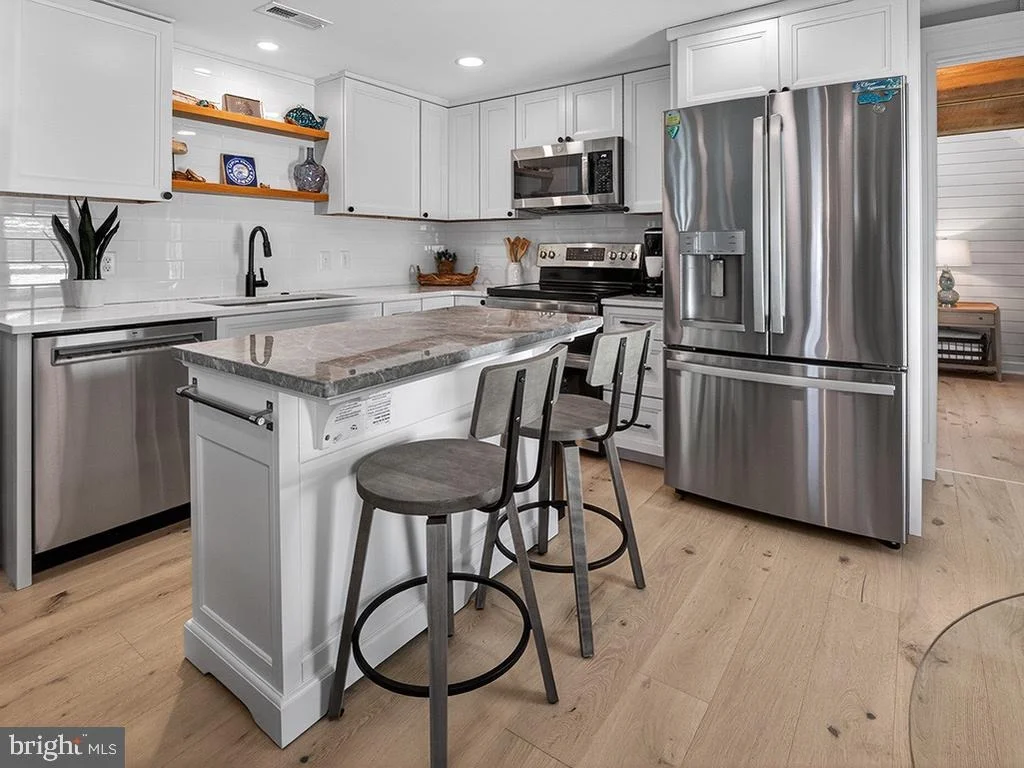 Photo of 412 KINGS HIGHWAY