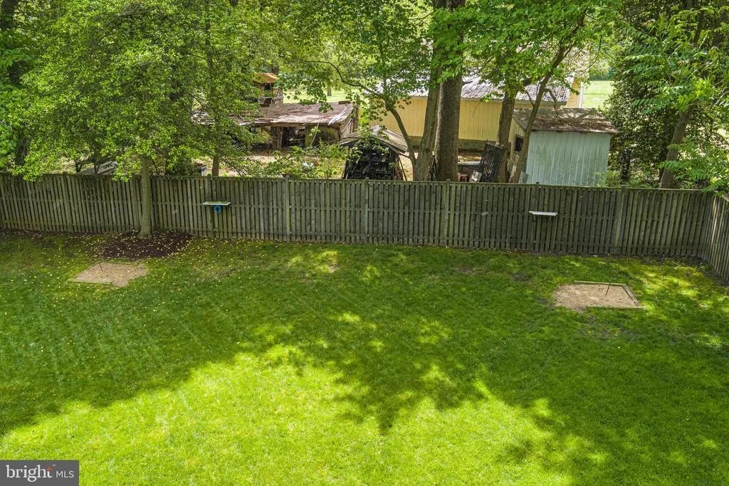 Photo of 10000 MADRONAWOOD DRIVE