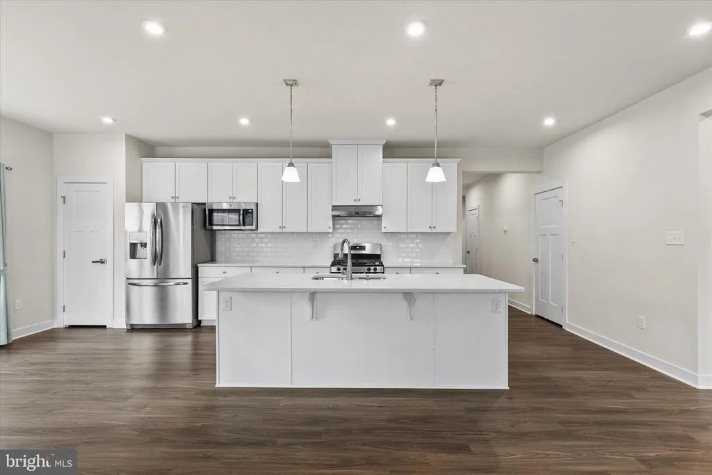 Photo of 17 LUZERNE DRIVE