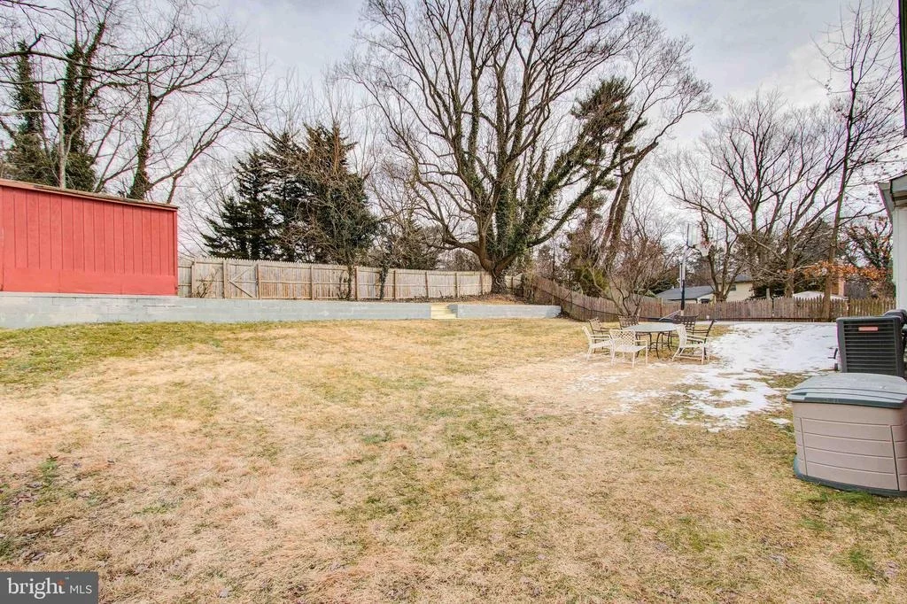 Photo of 606 BURNT MILLS AVENUE