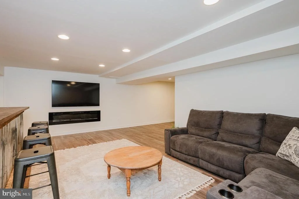 Photo of 2320 QUEENSBURY DRIVE