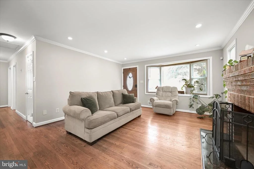 Photo of 7403 LOCUST DRIVE