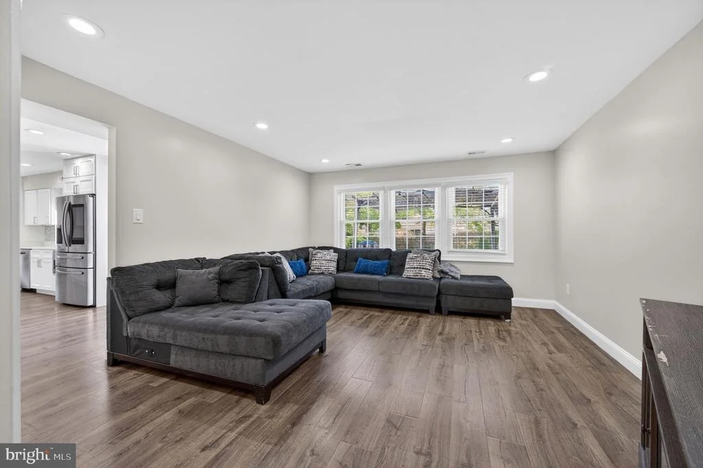 Photo of 4202 MINSTRELL LANE